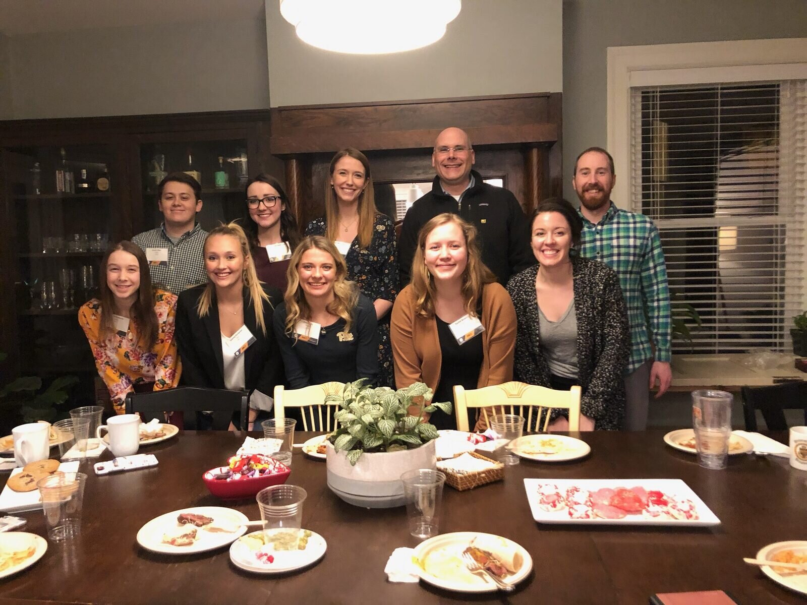 Eric Spiegel at a student mentoring dinner
